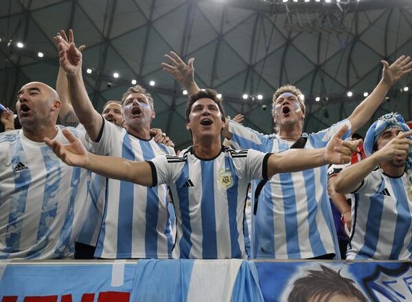 La afición argentina enloquece en Lusail