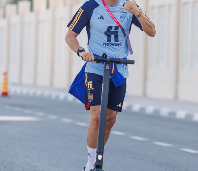 Luis Enrique va montado en un cañón