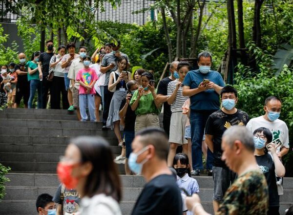 Los trabajadores de la planta de iPhone en China renuncian a su trabajo por las condiciones draconianas