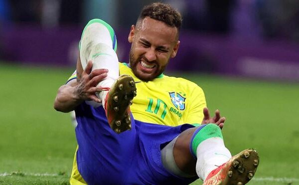 ¡Neymar Jr. jugó once minutos lesionados!