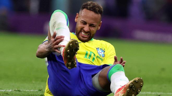 ¡Neymar Jr. jugó once minutos lesionados!