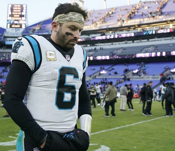 Panthers sientan a Mayfield; Darnold será titular vs Broncos