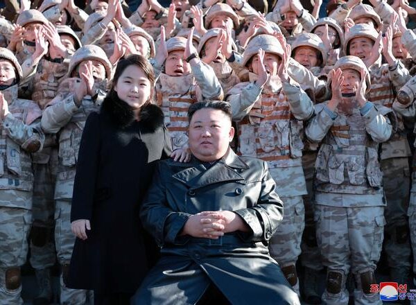 Kim Jong-un vuelve a aparecer con su hija en unas fotos publicadas por Pionyang