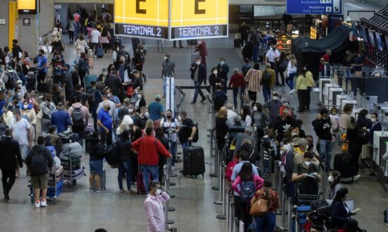 Brasil impone nuevamente el uso obligatorio de mascarillas en aeropuertos y aviones