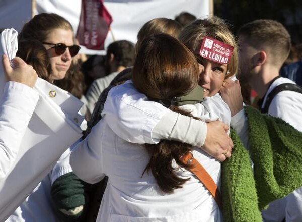 Los médicos catalanes irán a la huelga el 25 y el 26 de enero