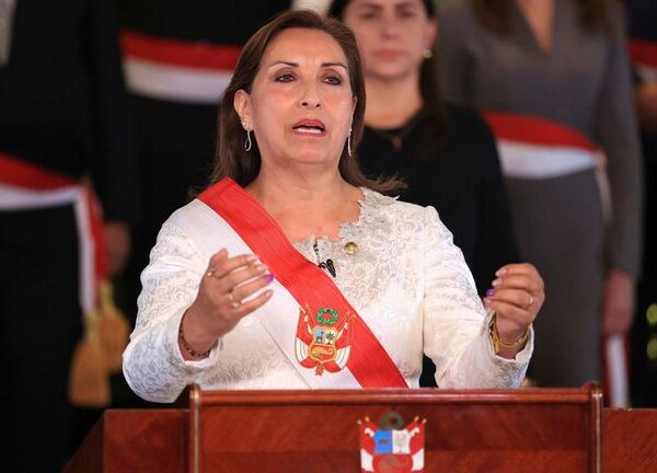 Congresistas de Perú anuncian una denuncia constitucional contra Dina Boluarte