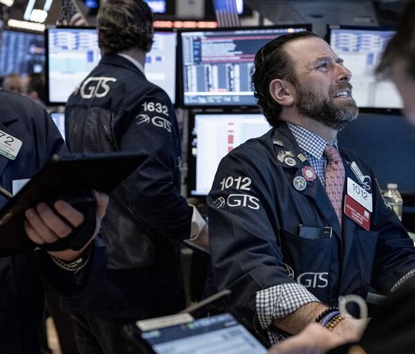 Rojo en Wall Street: el riesgo argentino se dispara 86 puntos