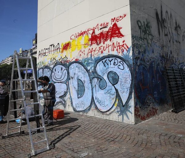 Fotos del vandalismo: así quedó la zona del Obelisco tras los festejos de ayer