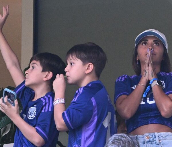 La reacción de Antonela Roccuzzo luego de que Leo Messi pateara el penal contra Francia