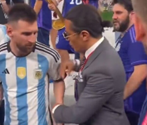 Salt Bae es investigado por la FIFA por unirse a los festejos del seleccionado argentino en el campo de juego luego de la final del Mundial Qatar 2022