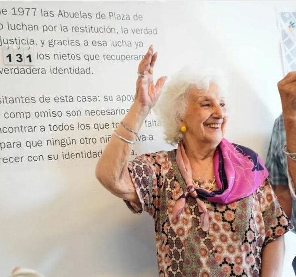 Las Abuelas de Plaza de Mayo identifican al nieto número 132 desaparecido durante la dictadura en Argentina