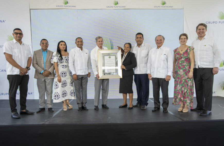Grupo Puntacana inaugura avenida en honor al socio-fundador Ted Kheel