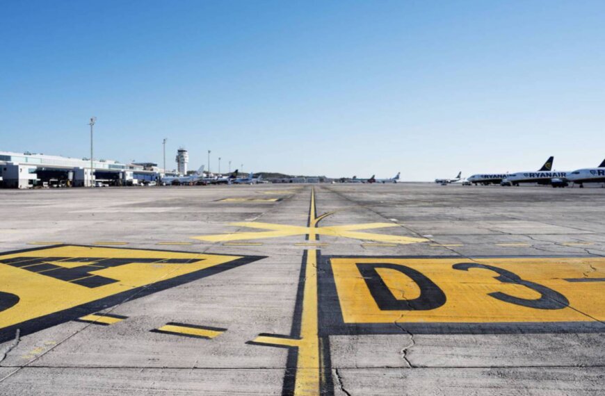 IATA prevé que las aerolíneas recorten pérdidas este año