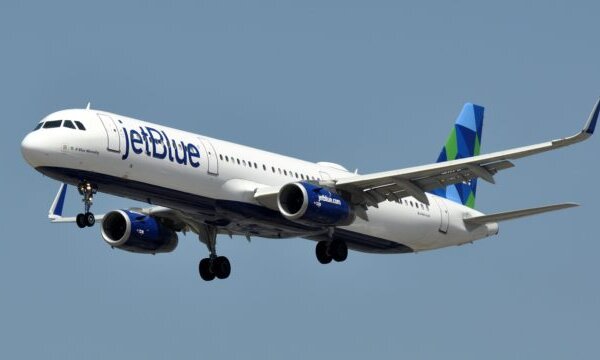 JetBlue acelera su inversión en combustible sostenible