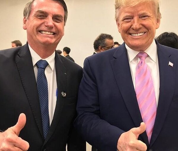 Bolsonaro no le pasará la banda presidencial a Lula y durante la asunción estará en el resort de Trump