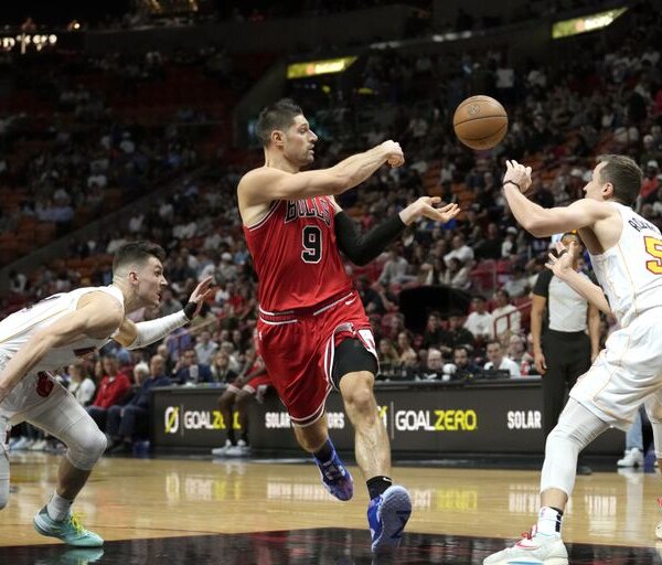 Bull ponen fin a racha de cuatro derrotas al vencer al Heat