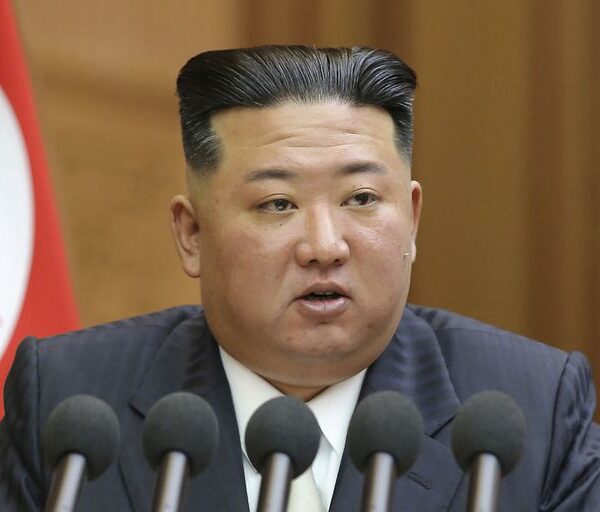 Norcorea dispara misil hacia el mar, según Corea del Sur