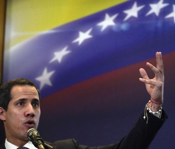 Oposición venezolana pone fin a figura de gobierno interino