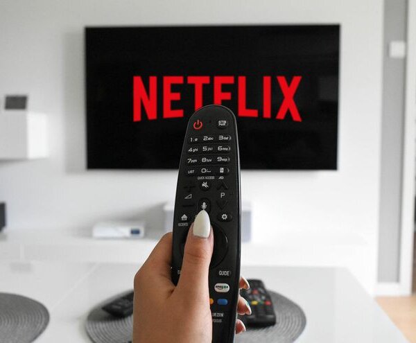 Netflix comenzará a cobrar las cuentas compartidas a principios de 2023