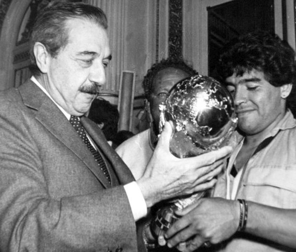 El Gobierno celebró pero evitó subirse a la ola triunfalista: recordaron la derrota de Alfonsín en 1987