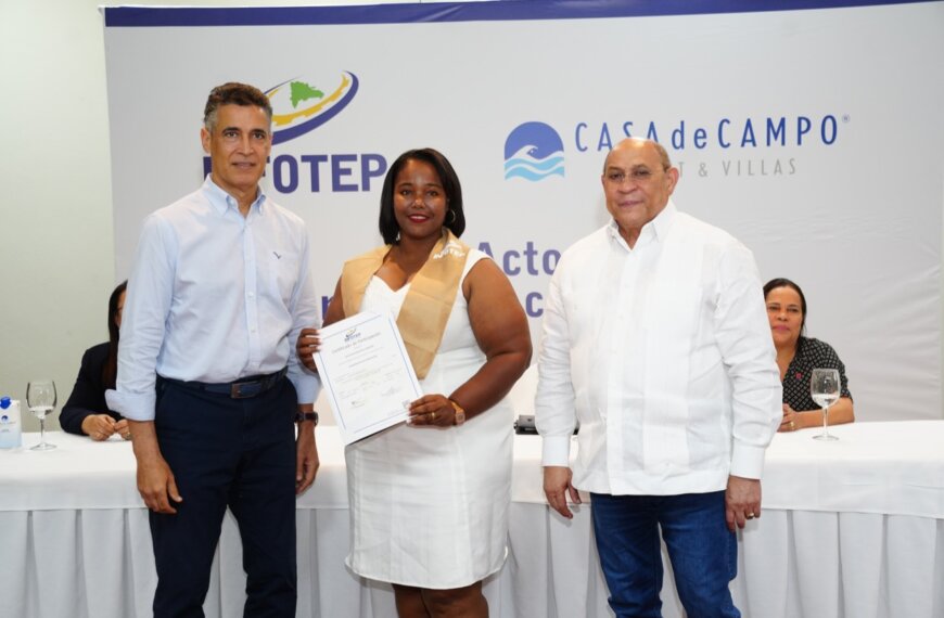 Infotep certifica a 80 colaboradores de Casa de Campo