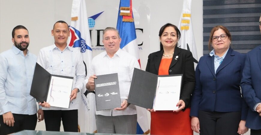 Entidades buscan afianzar seguridad operacional en sector aeronáutico