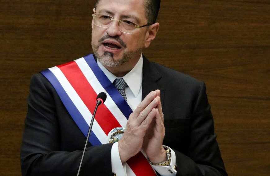 Presidente de Costa Rica plantea crear ruta turística con RD y Panamá