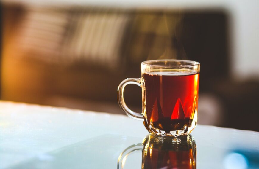 Dile adiós a esa molesta tos con un Té calentito de orégano con miel. Remedio infalible de las abuelitas