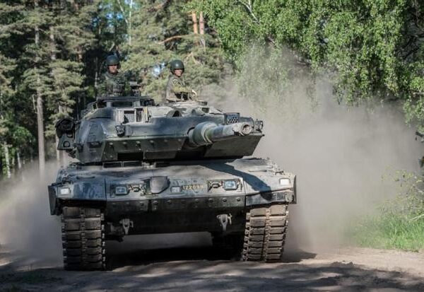 El tanque Leopard 2 tiene la fuerza de 6 ferraris y consume como 50