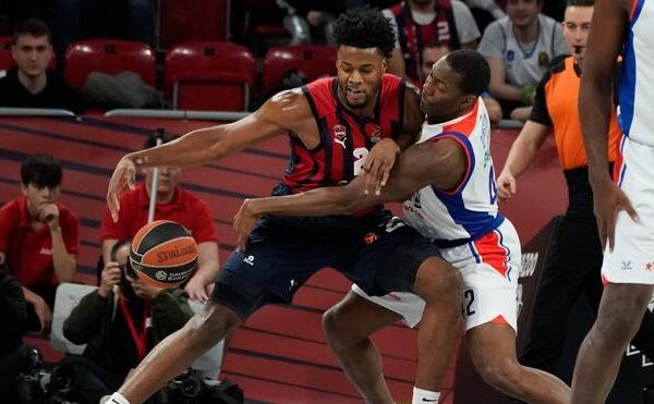 Costello y Thompson lideran la épica del Baskonia ante el Efes