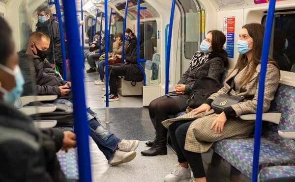 Las mascarillas dejarán de ser obligatorias en el transporte público a partir del 7 de febrero