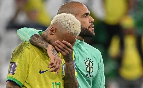 Revelan qué compras hace Dani Alves en prisión