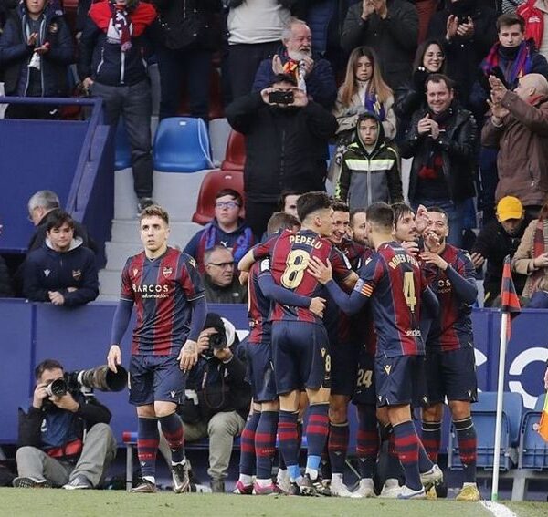 (Crónica) El Levante sigue en racha ante el Burgos en busca del ascenso directo