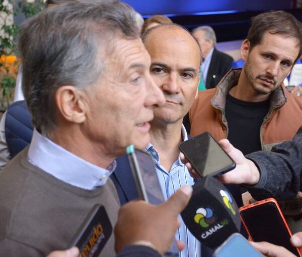 Mauricio Macri criticó las “cosas oscuras” del Gobierno y se quejó de la etiqueta de “mufa”