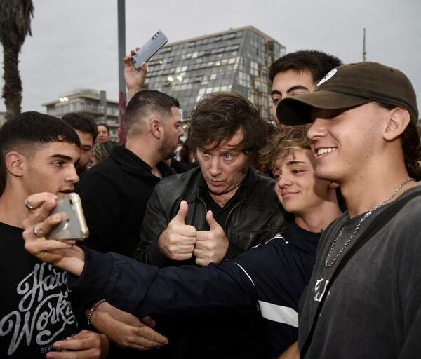 Javier Milei debuta como candidato presidencial en la Costa atlántica bonaerense