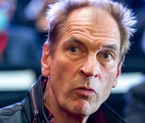 A dos semanas de la desaparición del actor Julian Sands, su hermano hizo una devastadora confesión