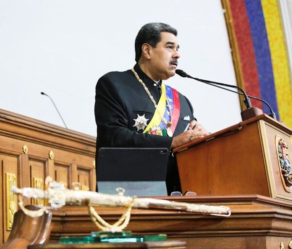 Ampliaron una denuncia penal contra Nicolás Maduro en Comodoro Py y pidieron citarlo a indagatoria