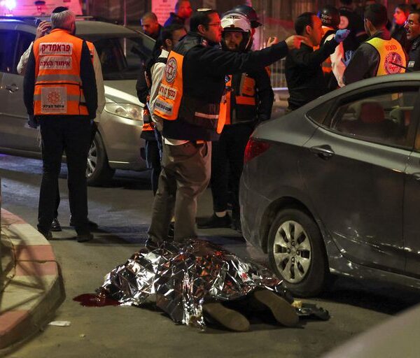 Máxima tensión en Medio Oriente: ocho muertos en un ataque en una sinagoga en Jerusalén