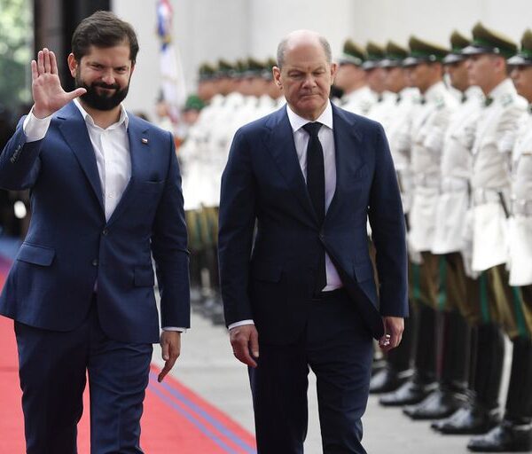 Scholz llega a Chile en segunda escala de gira sudamericana