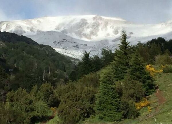 Un alud sorprendió a una pareja en Bariloche: la mujer perdió una pierna y está grave