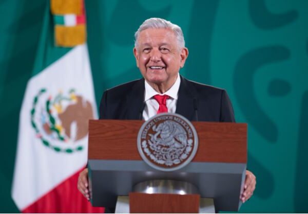 AMLO considera “inflado” el bloqueo de taxistas que afecta al turismo de Quintana Roo