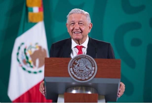 AMLO considera “inflado” el bloqueo de taxistas que afecta al turismo de Quintana Roo