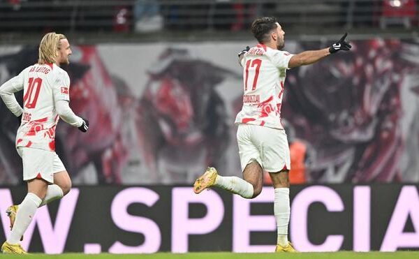 El Leipzig supera al Stuttgart y aprieta las tuercas al Bayern