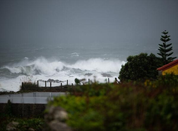 El año comienza con once provincias en riesgo por viento, lluvias y oleaje