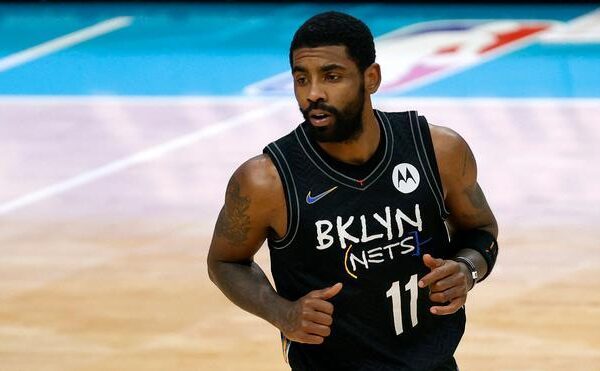 Los Mavericks hacen oficial el fichaje de Irving