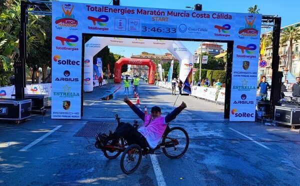 Un alicantino con ELA corre maratones para dar visibilidad a la enfermedad