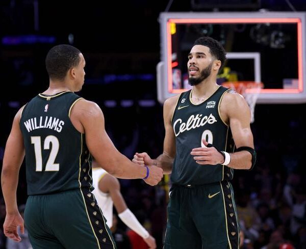 Tatum sentencia a los Sixers y los Grizzlies frenan a los Nuggets