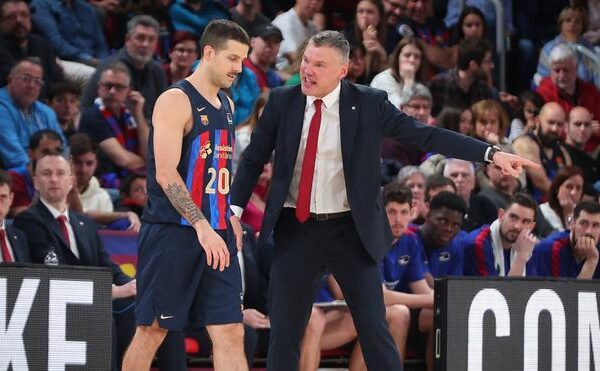 El Barça reacciona en la segunda parte para mantener su fortín