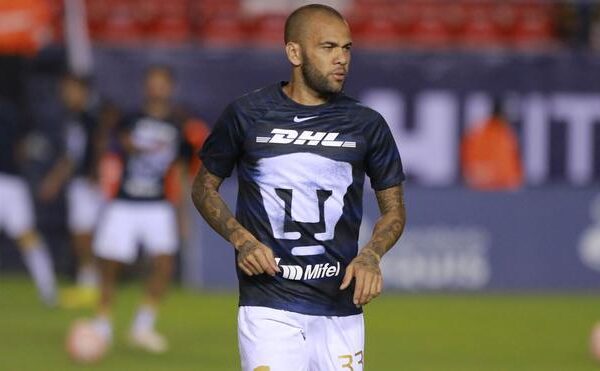 Pumas se autoimpone la ley del silencio en el ‘caso Alves’