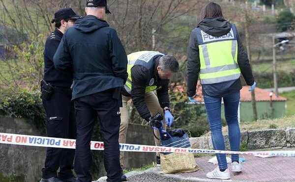 Un hombre apuñala de gravedad a una mujer en Pontevedra y afirma que “el diablo le había dicho que tenía que matar a alguien”